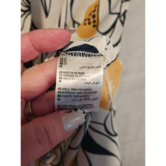 Bar III Artsy Graphic Floral Tie VNeck Blouse 3X Flowy Career Travel Classy Airy - Picture 5 of 5